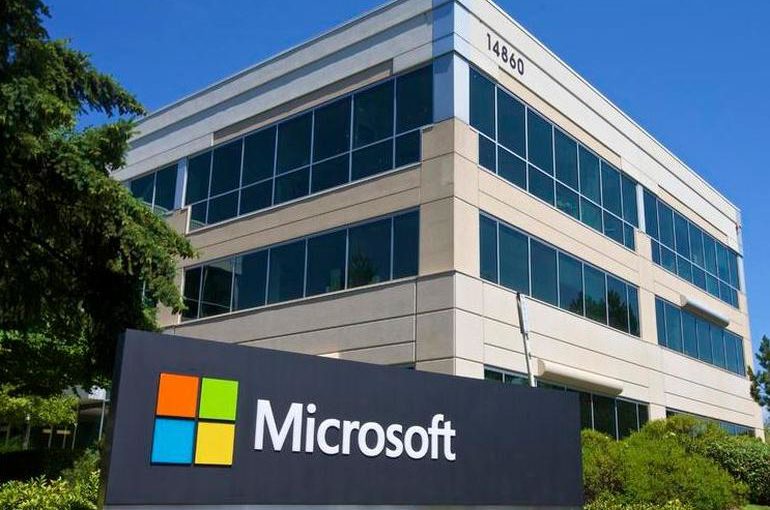 Microsoft allowed to sue US government over gag orders, court decides